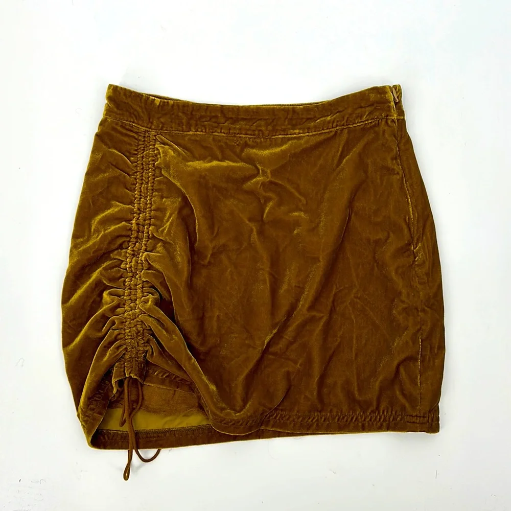 Free People skirt size 4 velvet gold mini - Picture 2 of 4